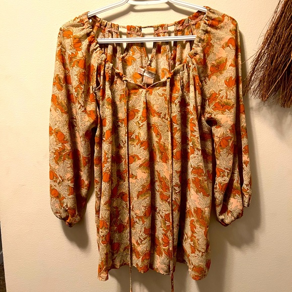 floral top - Picture 3 of 5